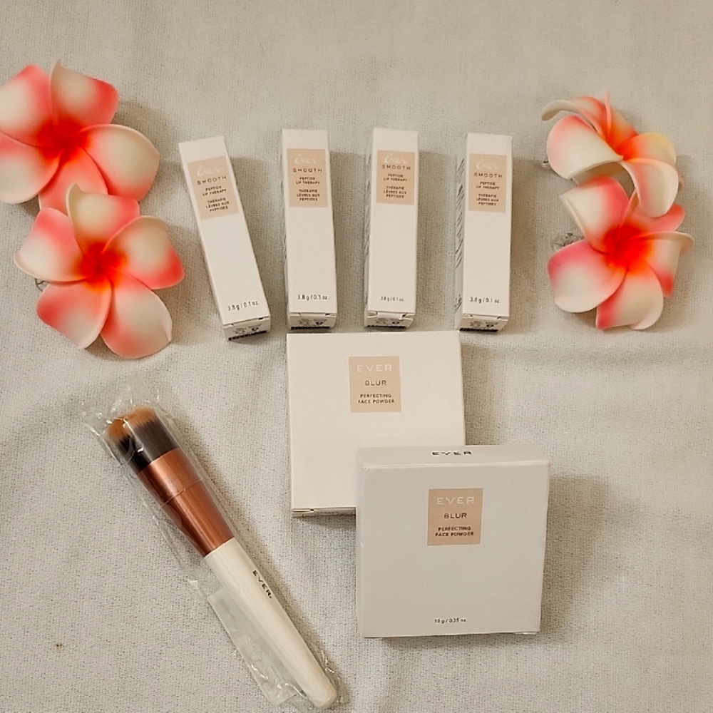 Ever  Perfecting Powder and Peptide Lip Therapy Makeup Set with Brush